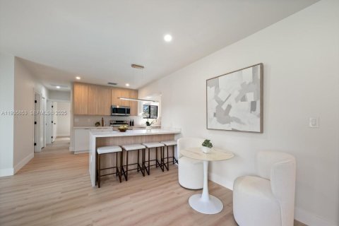 House in Miami Gardens, Florida 3 bedrooms, 166.76 sq.m. № 1994681 - photo 3