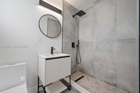 House in Miami Gardens, Florida 3 bedrooms, 166.76 sq.m. № 1994681 - photo 6