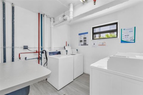 Condominio en venta en Sunny Isles Beach, Florida, 1 dormitorio, 71.26 m2 № 2152637 - foto 10