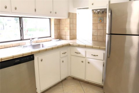 Condominio en venta en Sunny Isles Beach, Florida, 1 dormitorio, 71.26 m2 № 2152637 - foto 4