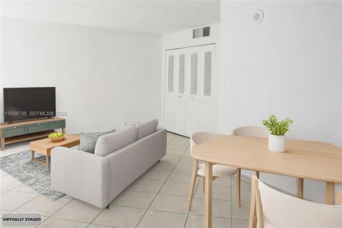 Condominio en venta en Sunny Isles Beach, Florida, 1 dormitorio, 71.26 m2 № 2152637 - foto 2