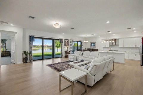 House in Westlake, Florida 3 bedrooms, 275.55 sq.m. № 2088018 - photo 8