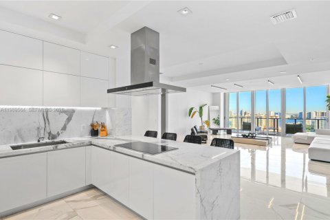 Copropriété à vendre à Sunny Isles Beach, Floride: 5 chambres, 345.78 m2 № 2051851 - photo 17