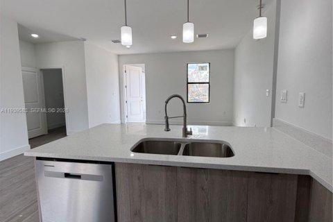 Купить виллу или дом в Лабель, Флорида 3 спальни, 120.03м2, № 1997474 - фото 9