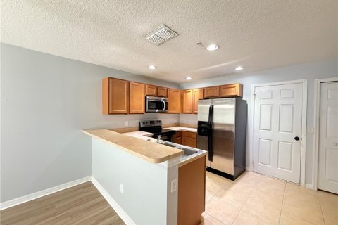 Touwnhouse à louer à Orlando, Floride: 3 chambres, 138.89 m2 № 2156505 - photo 2