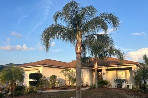 House in Davenport, Florida 3 bedrooms, 135.17 sq.m. № 1563012 - photo 1