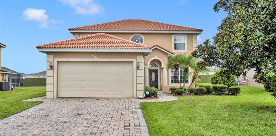 House in Davenport, Florida 5 bedrooms, 249.07 sq.m. № 1914242
