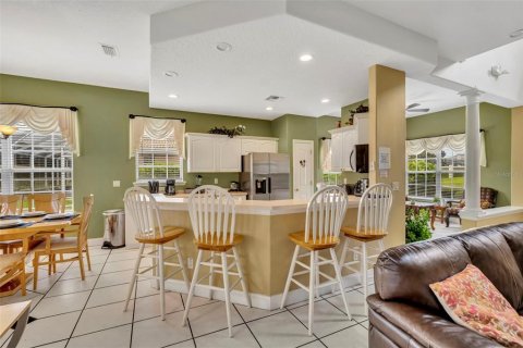 House in Davenport, Florida 5 bedrooms, 249.07 sq.m. № 1914242 - photo 9