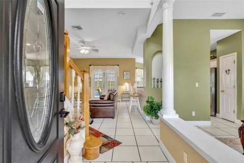 House in Davenport, Florida 5 bedrooms, 249.07 sq.m. № 1914242 - photo 3