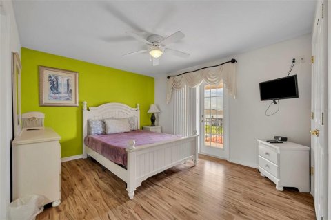 House in Davenport, Florida 5 bedrooms, 249.07 sq.m. № 1914242 - photo 27