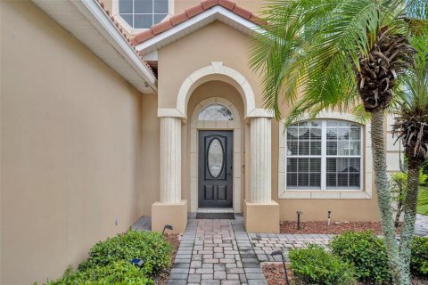 House in Davenport, Florida 5 bedrooms, 249.07 sq.m. № 1914242 - photo 2