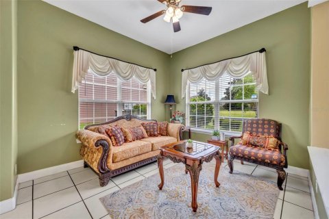 House in Davenport, Florida 5 bedrooms, 249.07 sq.m. № 1914242 - photo 8