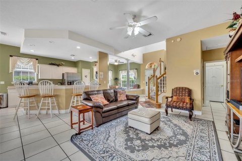 House in Davenport, Florida 5 bedrooms, 249.07 sq.m. № 1914242 - photo 7