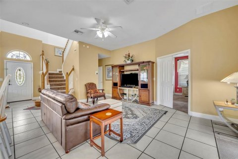 House in Davenport, Florida 5 bedrooms, 249.07 sq.m. № 1914242 - photo 6