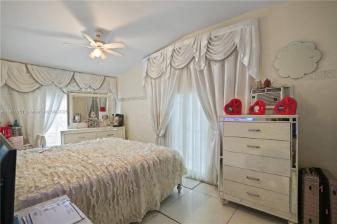 House in Fort Lauderdale, Florida 3 bedrooms, 93.37 sq.m. № 1968066 - photo 12