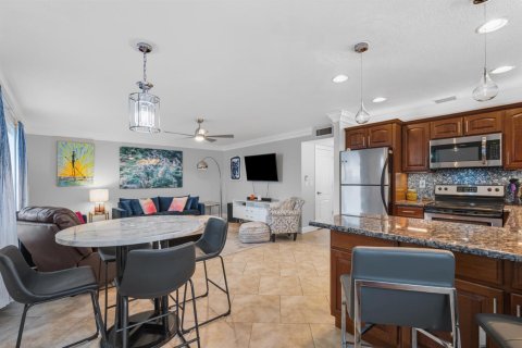 Copropriété à louer à Stuart, Floride: 2 chambres, 92.16 m2 № 2387995 - photo 6