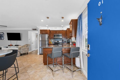 Copropriété à louer à Stuart, Floride: 2 chambres, 92.16 m2 № 2387995 - photo 5