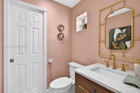 House in Hialeah, Florida 3 bedrooms, 131.36 sq.m. № 2274133 - photo 21