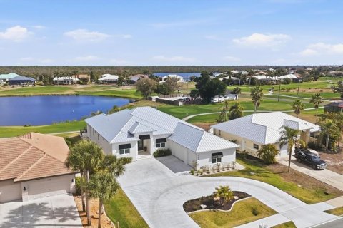 House in Placida, Florida 3 bedrooms, 276.48 sq.m. № 2232980 - photo 3