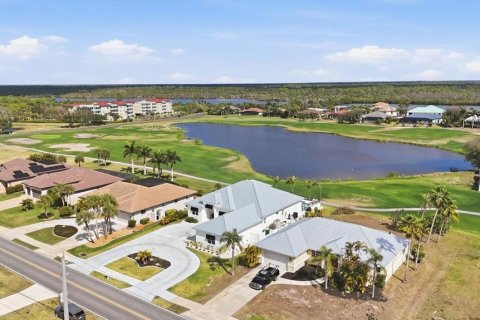 House in Placida, Florida 3 bedrooms, 276.48 sq.m. № 2232980 - photo 4