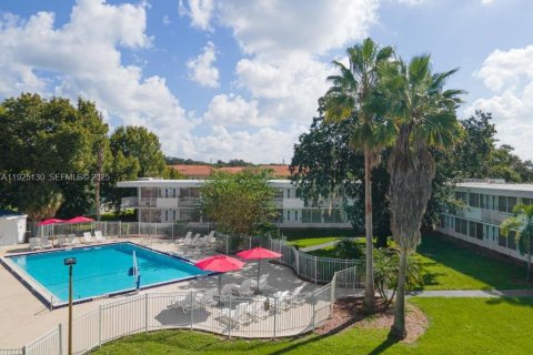 Hôtel, hôtellerie à vendre à Kissimmee, Floride: 2 chambres № 1983988 - photo 12