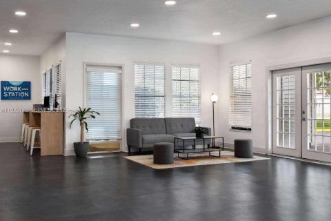 Hôtel, hôtellerie à vendre à Kissimmee, Floride: 2 chambres № 1983988 - photo 2