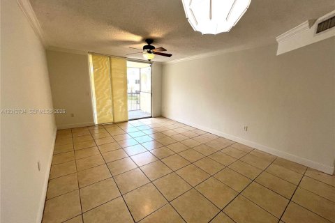 Condo in Doral, Florida, 1 bedroom  № 2076323 - photo 14