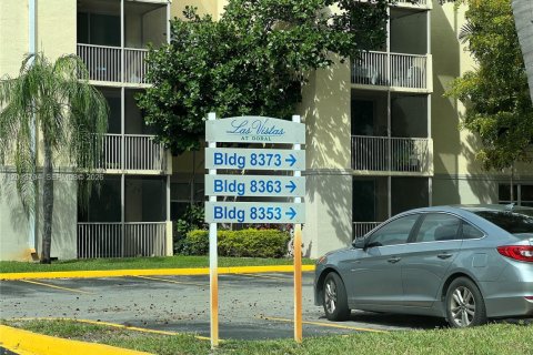 Condo in Doral, Florida, 1 bedroom  № 2076323 - photo 4