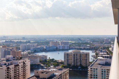 Copropriété à vendre à Hallandale Beach, Floride: 3 chambres, 155.61 m2 № 2150420 - photo 12