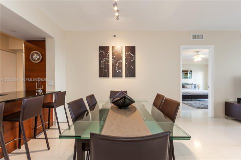 Copropriété à vendre à Hallandale Beach, Floride: 3 chambres, 155.61 m2 № 2150420 - photo 3