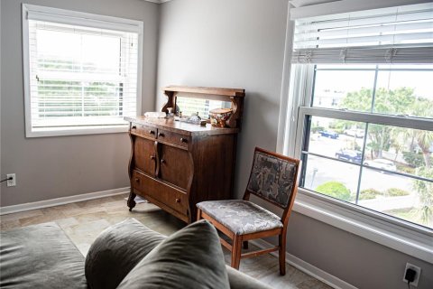 Condo in Dunedin, Florida, 2 bedrooms № 2105003 - photo 11