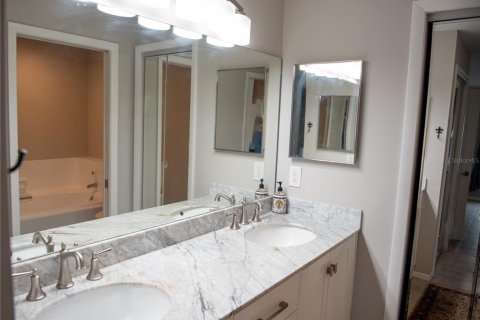 Condo in Dunedin, Florida, 2 bedrooms № 2105003 - photo 5
