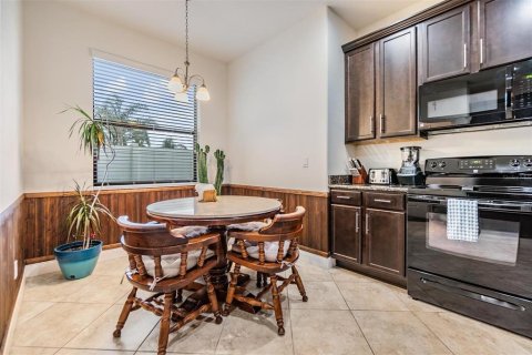 Casa en venta en Spring Hill, Florida, 4 dormitorios, 185.25 m2 № 1799880 - foto 22