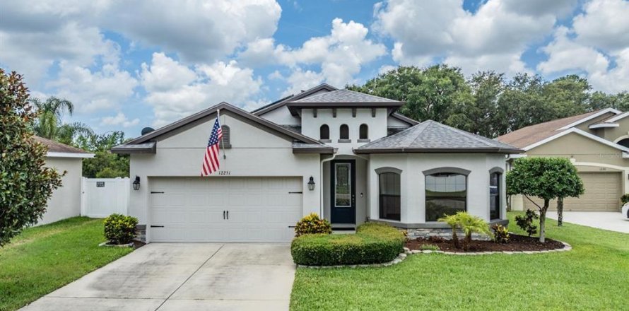 Casa en Spring Hill, Florida 4 dormitorios, 185.25 m2 № 1799880