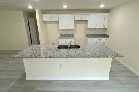 House in North Port, Florida 4 bedrooms, 166.39 sq.m. № 1539645 - photo 5