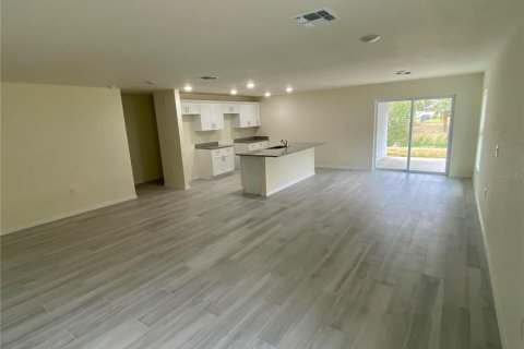House in North Port, Florida 4 bedrooms, 166.39 sq.m. № 1539645 - photo 3
