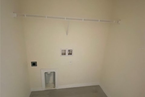 House in North Port, Florida 4 bedrooms, 166.39 sq.m. № 1539645 - photo 15