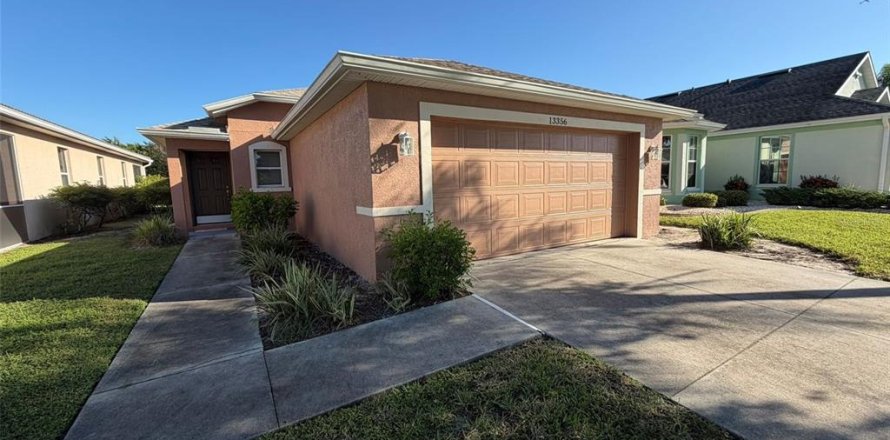 Villa ou maison à Lake Suzy, Floride 3 chambres, 120.4 m2 № 2419858