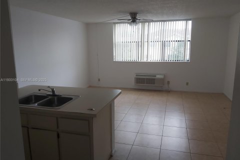 Condominio en venta en Coral Springs, Florida, 44.13 m2 № 1993202 - foto 2