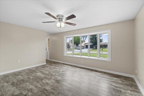 House in Lakeland, Florida 4 bedrooms, 190.91 sq.m. № 1894148 - photo 11