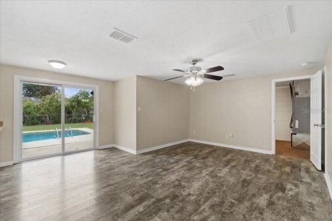 House in Lakeland, Florida 4 bedrooms, 190.91 sq.m. № 1894148 - photo 19