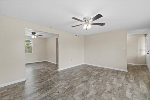 House in Lakeland, Florida 4 bedrooms, 190.91 sq.m. № 1894148 - photo 12