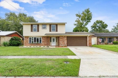 House in Lakeland, Florida 4 bedrooms, 190.91 sq.m. № 1894148 - photo 2
