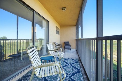 Townhouse in Sunrise, Florida 3 bedrooms, 146.88 sq.m. № 2069102 - photo 29