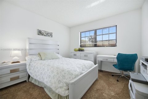 Townhouse in Sunrise, Florida 3 bedrooms, 146.88 sq.m. № 2069102 - photo 22