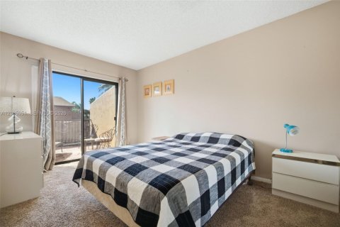 Townhouse in Sunrise, Florida 3 bedrooms, 146.88 sq.m. № 2069102 - photo 20