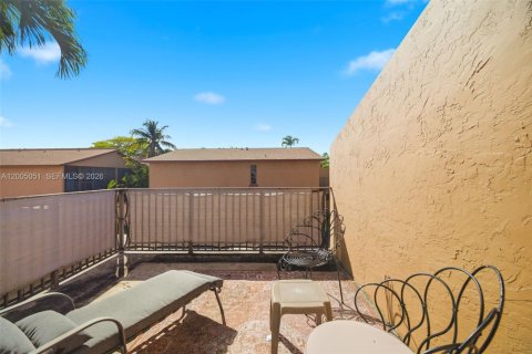 Townhouse in Sunrise, Florida 3 bedrooms, 146.88 sq.m. № 2069102 - photo 19