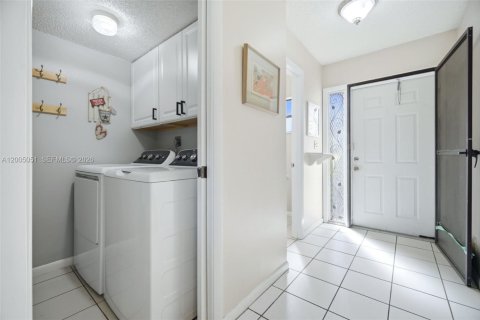 Townhouse in Sunrise, Florida 3 bedrooms, 146.88 sq.m. № 2069102 - photo 14