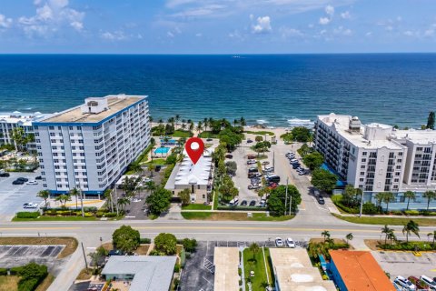 Townhouse in Deerfield Beach, Florida 2 bedrooms, 124.49 sq.m. № 2260020 - photo 29