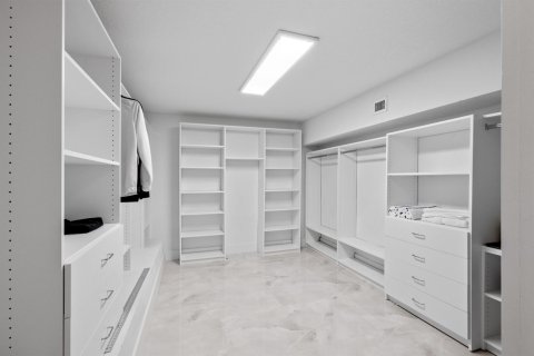 Townhouse in Deerfield Beach, Florida 2 bedrooms, 124.49 sq.m. № 2260020 - photo 16